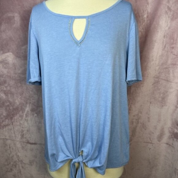 Luxology Tops - Womens Light Blue Luxology Short Sleeve Shirt Size XL